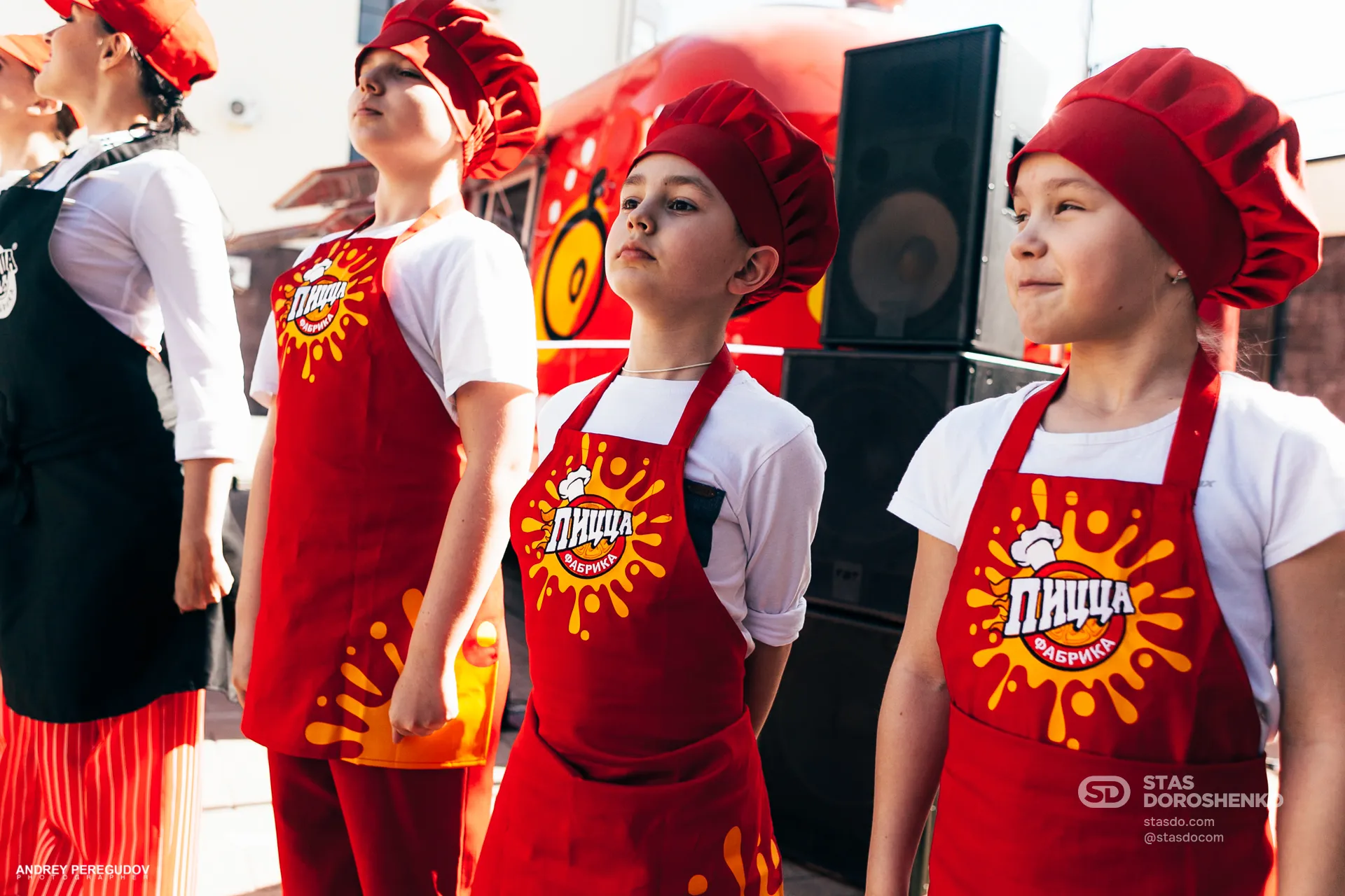 Логотип, брендинг и маркетинг франчайзинговой сети «ПиццаФабрика» с нуля